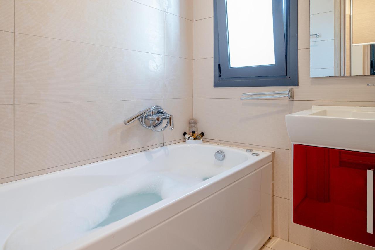 Villa The Palm, Beach & Airport Closeby - Pool Pórto Ráfti 외부 사진